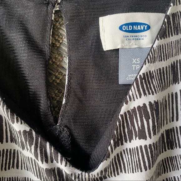 Old Navy romper, black and white patterns - Picture 3 of 3